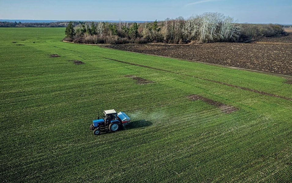 Nga ngricat te përmbytjet, bujqësia përballet me dëme të rënda në disa qarqe